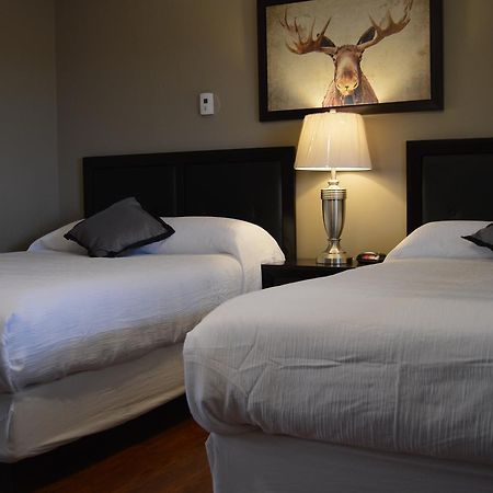 94 Motel & Rv Park 100 Mile House ภายนอก รูปภาพ